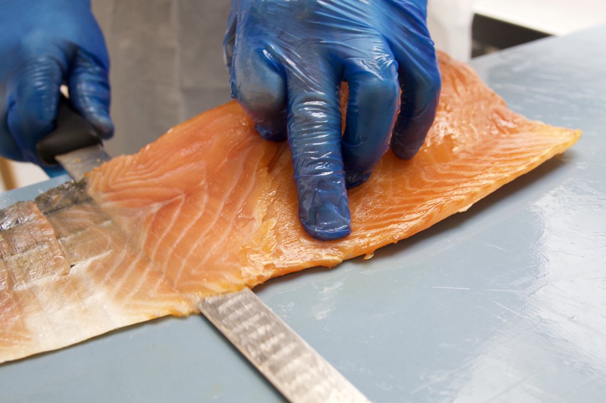 BlakewellSmoked's tweet photo. Hand sliced cold smoked Salmon from our Smokehouse at Blakewell fishery in Devon... #Blakewellsmokehouse #ValentinesDay #valentines #Devon #devonfood #smokedsalmon #atasteofdevon #madeindevon https://t.co/rzUHL97Evk