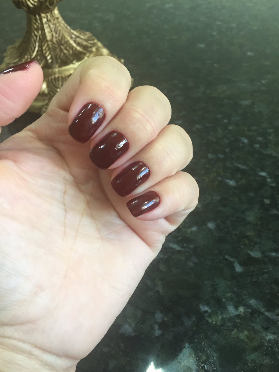 FabiRose1962's tweet photo. #fortheweek #red #nails #Ilovered https://t.co/xNB64ZtlcO