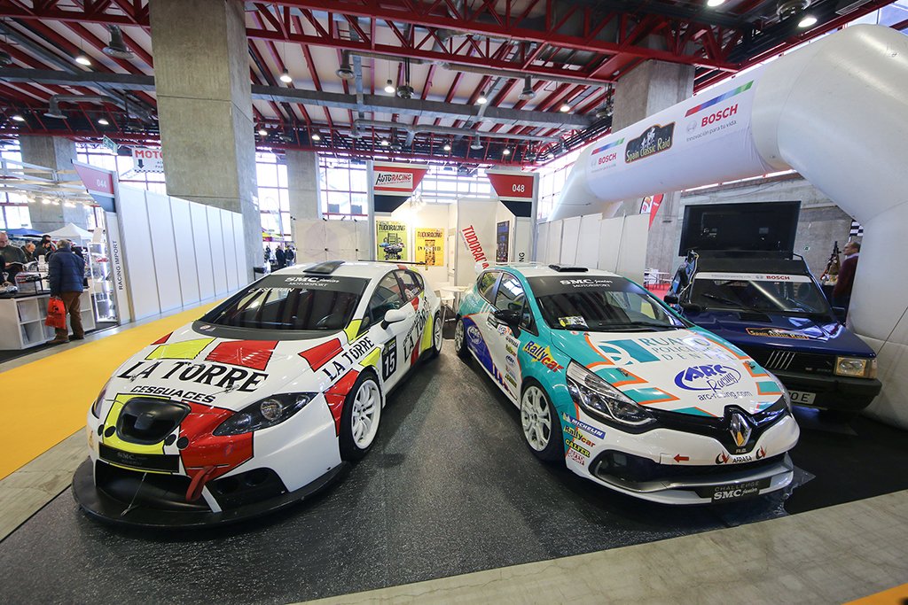 autoracingmad's tweet photo. Decimos adiós a este primer día de #AutoRacingMAD lleno de grandes encuentros. Os esperamos mañana con mucho más https://t.co/D3rSs7D7Td https://t.co/5moYmbEODV