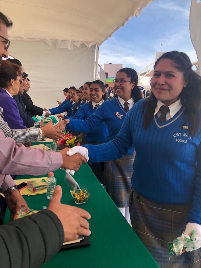 TolucaNo3's tweet photo. EL CBT No. 3 TOLUCA, se complace en compartir que en el Concurso Escolta Bandera, Obtuvimos el Primer Lugar a nivel Zona Escolar. https://t.co/fJ4YHC1pKF