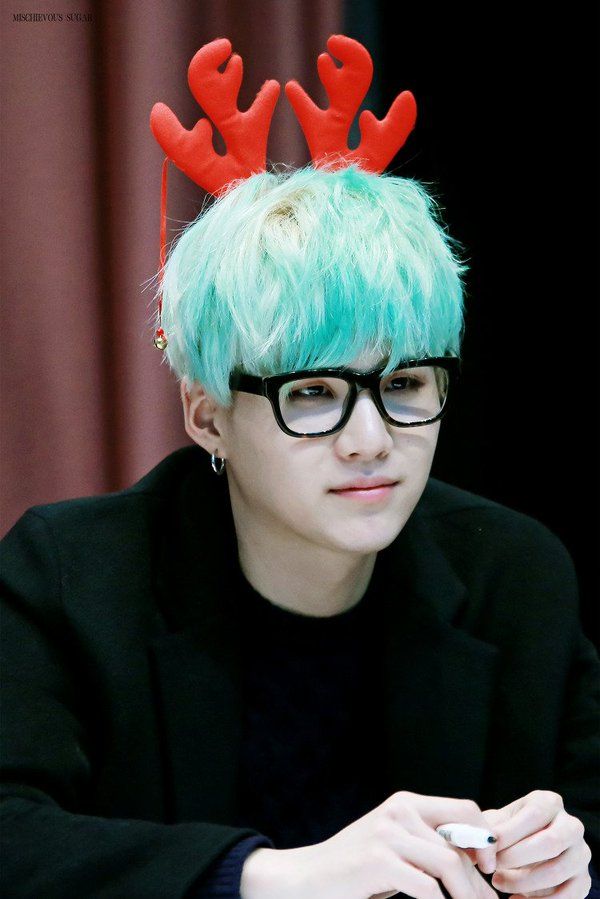 Adam42478940's tweet photo. 아기, 고양이 새끼, 그는 너무 귀엽다. 나는 파란 머리 사랑해 이 모양이 그리워... https://t.co/G2NRo5SwWH