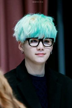Adam42478940's tweet photo. 아기, 고양이 새끼, 그는 너무 귀엽다. 나는 파란 머리 사랑해 이 모양이 그리워... https://t.co/G2NRo5SwWH
