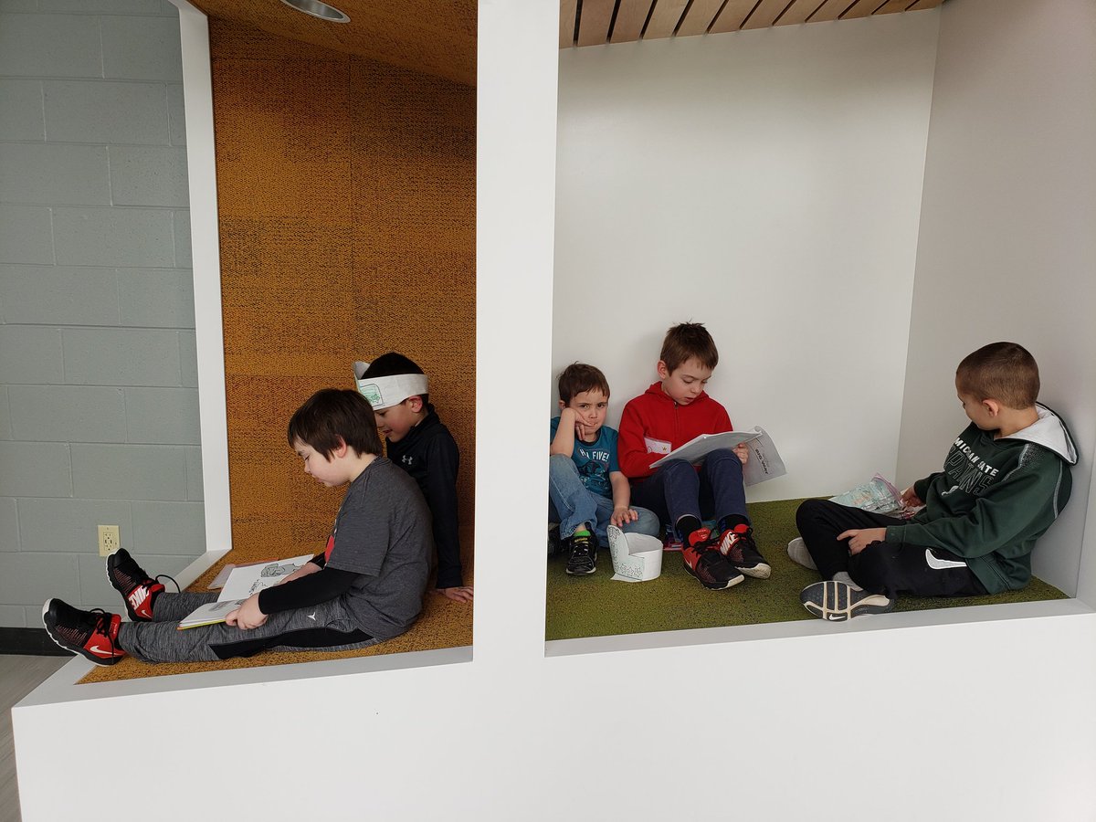 LynnetteS123's tweet photo. Reading with our Kindergarten buddies on the 100th day of school in our new Marketplace space!! https://t.co/kRjUF7iBQJ