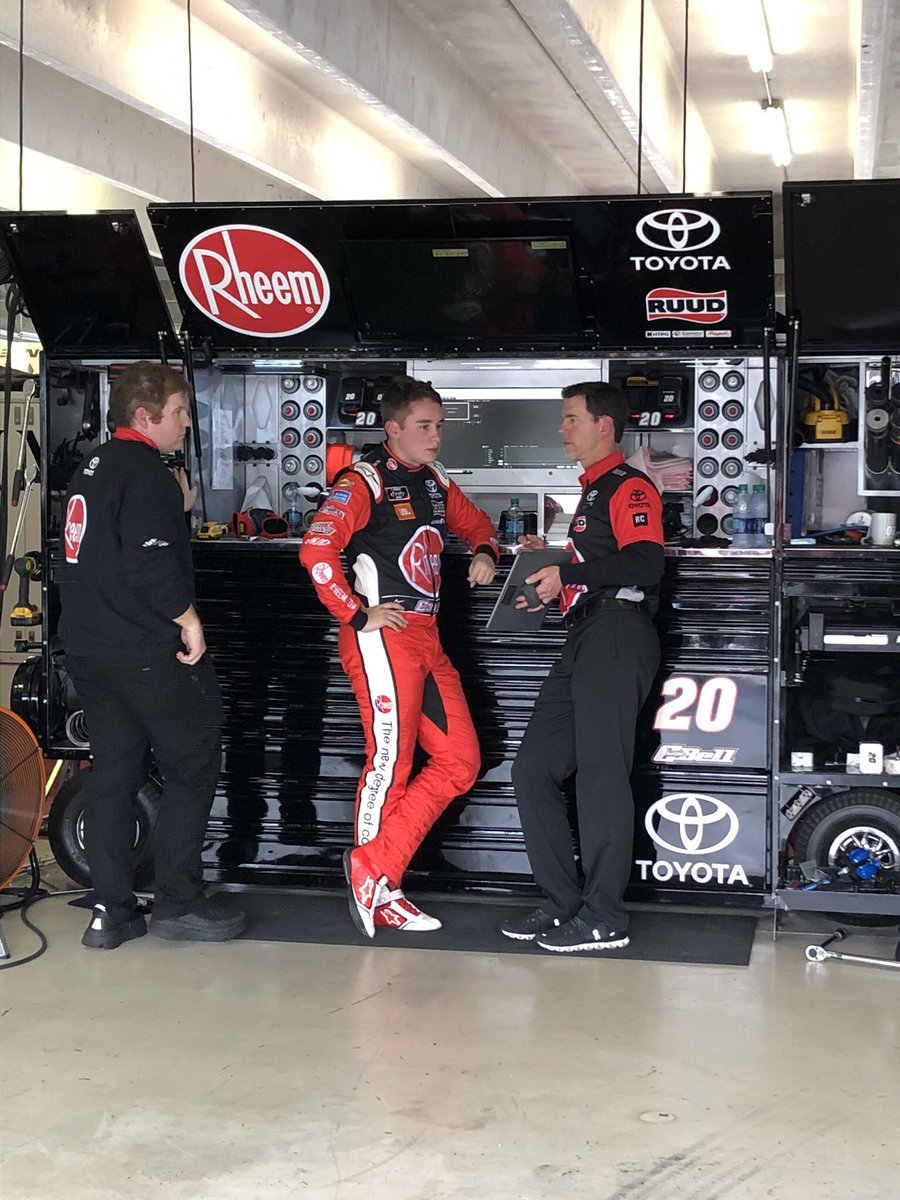 JoeGibbsRacing's tweet photo. Debrief- @CBellRacing
@rheem https://t.co/kHWk2AXNBJ
