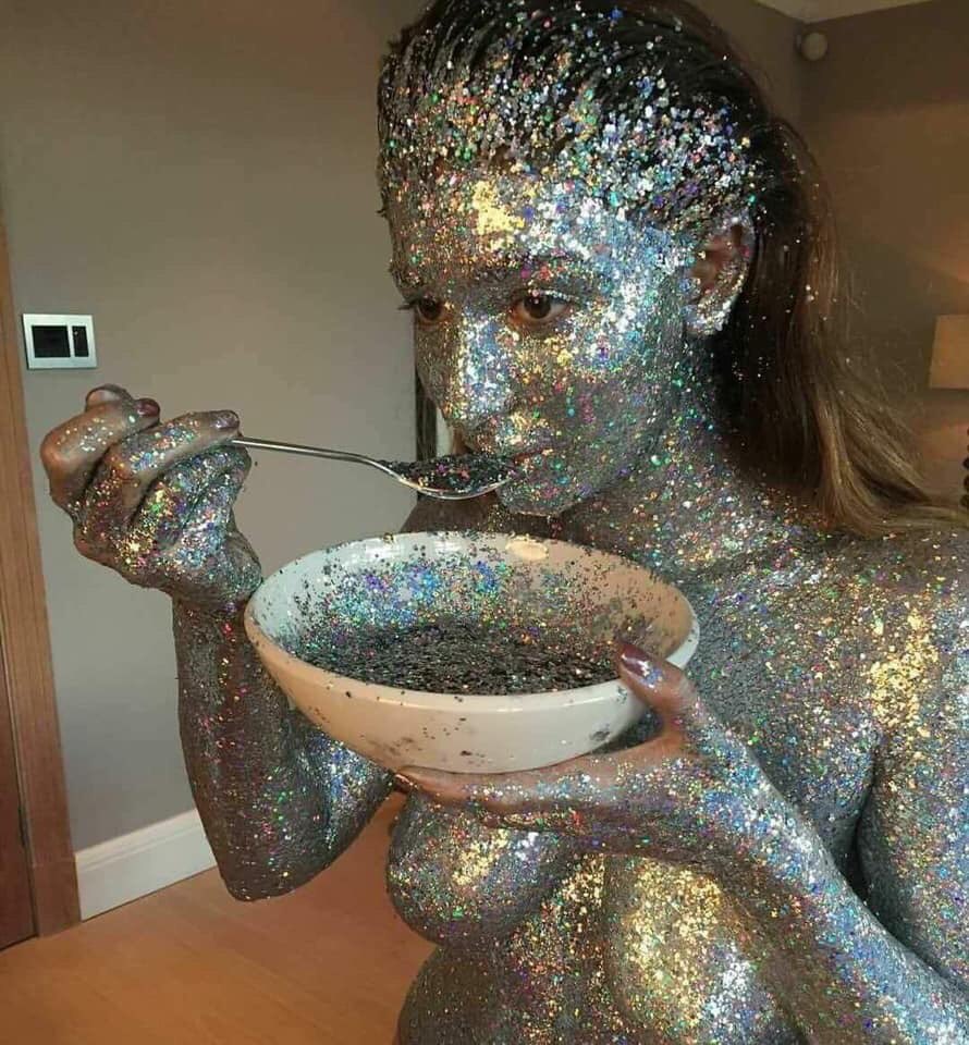 LynnnKacey's tweet photo. No one:

White girls at music festivals: https://t.co/a7oMXwRIdr