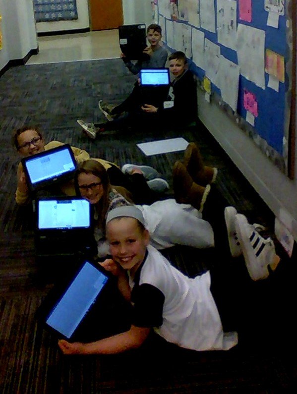 andussCHE's tweet photo. Our class is excited to help @bvschools and @BlueValleyTech examine effectiveness and efficacy of Google Chromebooks in allowing our elem. students to expand their knowledge, use creativity, and support our classroom learning! #innovation #growthmindset @CedarHillsElem https://t.co/JxRLxI0iV8