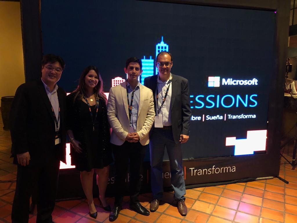 LogicalisLATAM's tweet photo. #LogicalisParaguay
En el día de ayer estuvimos presentes en el evento Innova Sessions de Microsoft en Paraguay. Rafaela Mancilha, IoT Leader, presentó un caso de solución IoT aplicable a diferentes rubros de negocios. https://t.co/QR3i36sTkD