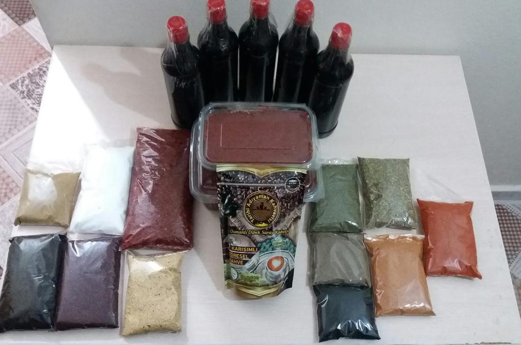 Mahmut53874217's tweet photo. İstanbul'a gidecek olan 2 sipariş grubumuz. Barış Bey'e ve arkadaşına teşekkür ediyoruz. Kargo hediyemiz Tarihi Adıyaman Kahvesinden 7 karışımlı Damla Sakızlı kahvemiz.
Siz de bu ürünlerden tatmak isterseniz @telldolabim Instagram hesabimiza bekleriz. https://t.co/ksucJO0boO