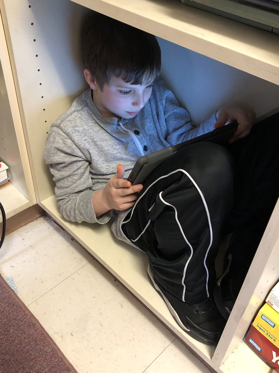 MrsRosenGV's tweet photo. Finding creative places to read in @MrsRazzano’s class! #jaguarmax https://t.co/ykMROPDVFl