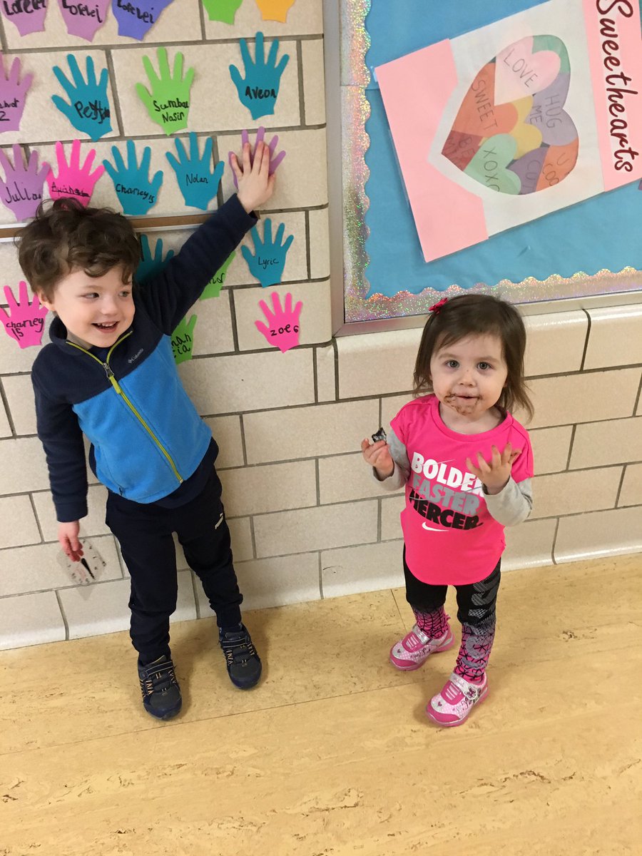KanekoAmy's tweet photo. Back to the old stomping grounds for a visit. Mrs. Gwardinski’s room was their favorite, she had cookies 🍪 https://t.co/sLAQSsFIfE