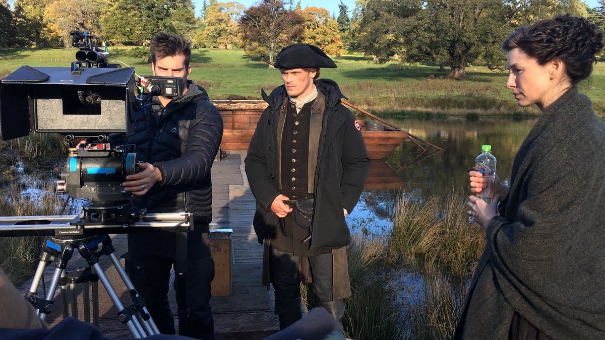 For any ⁦<a href="/Outlander_STARZ/">Outlander Universe</a>⁩ #Outlander fans such as ⁦<a href="/mymtbrain/">Outlander Kat🇺🇸🇨🇦</a>⁩ - suffering a bit of #droughtlander - Here are some behind the scenes memories I captured from #Outlanderseason4  and the wonderful River Run! A lovely juxtaposition of past &amp; present! 👍🏽😀