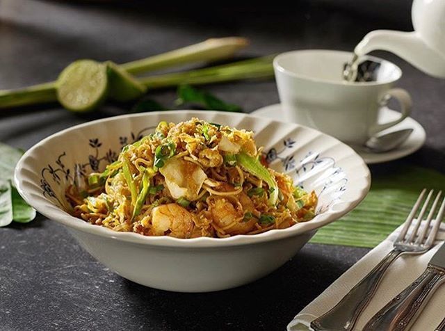 hyattregencyams's tweet photo. Mama’s Mie 🍜 A Indonesian bowl full of soul. .
.
.
#hyattregencyamsterdam #mamamakan #miegoreng #indonesiancuisine #indofood #noodles #prawns #chicken #weekendmode #comfortfood #beautifulcuisines https://t.co/E83TRdr6JK https://t.co/JSXW2NDHrJ