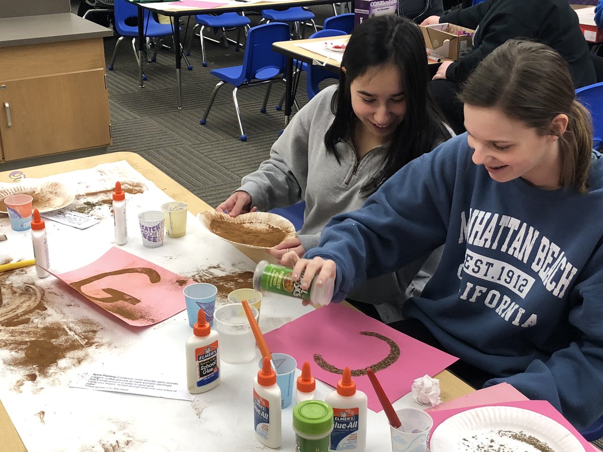 cscaletti's tweet photo. Friday FUN 🤣#WorkingWithChildren #FCS #MTSD #MTSDFCS #ARTS #ArtInTheCurriculum
#SpicePainting #FootprintPainting #MarblePainting #flourfingerpainting #TexturePainting #SaltPaint #SandPaint #CoffeePaint https://t.co/N5CypgvF0V