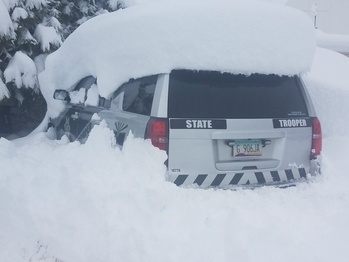 Arizona_DPS's tweet photo. Snow? What snow? Photo courtesy of Trooper Tiffany Harold of the Payson squad. She says most of her squad mates spent two hours or more digging their cars out. https://t.co/LFWczFOXwF