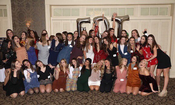 EdinaDanceTeam's tweet image. Celebrated an incredible season with the best team ever! 💚 Season 2018-2019 will be one to remember with many historical program moments, passionate coaches and dancers and a really FUN TIME! #leaveitall #bestyet #edt1819 #giveitnow #5more #siri #djpartyremix #1%more