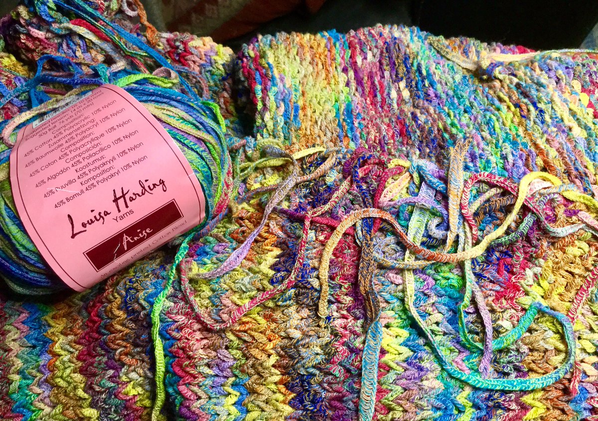 dizzytyke's tweet photo. When you thought it was a good idea to do #random colour changes....then realise how many ends you have to weave in. #louisaharding #yarn #colourchange #knitting #knit #varigatedyarn #rainbow https://t.co/WJAcLOd2iH