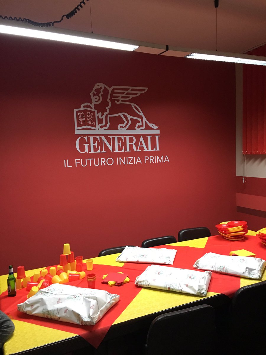 AgGenerali_I25's tweet photo. Oggi inauguriamo la nuova Agenzia di CatanzaroLido Germaneto in Viale Europa. Un grande in bocca al lupo al Sig. Giampiero Del Vecchio per il raggiungimento dei migliori successi🍾 https://t.co/Syq5v2pH8Y