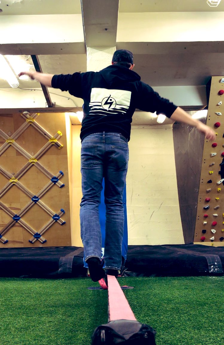 Quick post climb #slackline session last night at <a href="/calgaryclimbing/">calgaryclimbing</a> Stronghold.