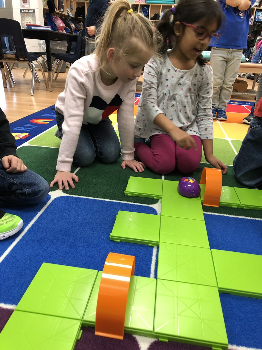 FDK_Bin103's tweet image. Yesterday we broke out our new coding mouse. We created a maze for the mouse to go through to find the cheese. The Ss worked together to help the mouse find its way. #introtocoding #kindergarten thanks @stalphonsaDP
