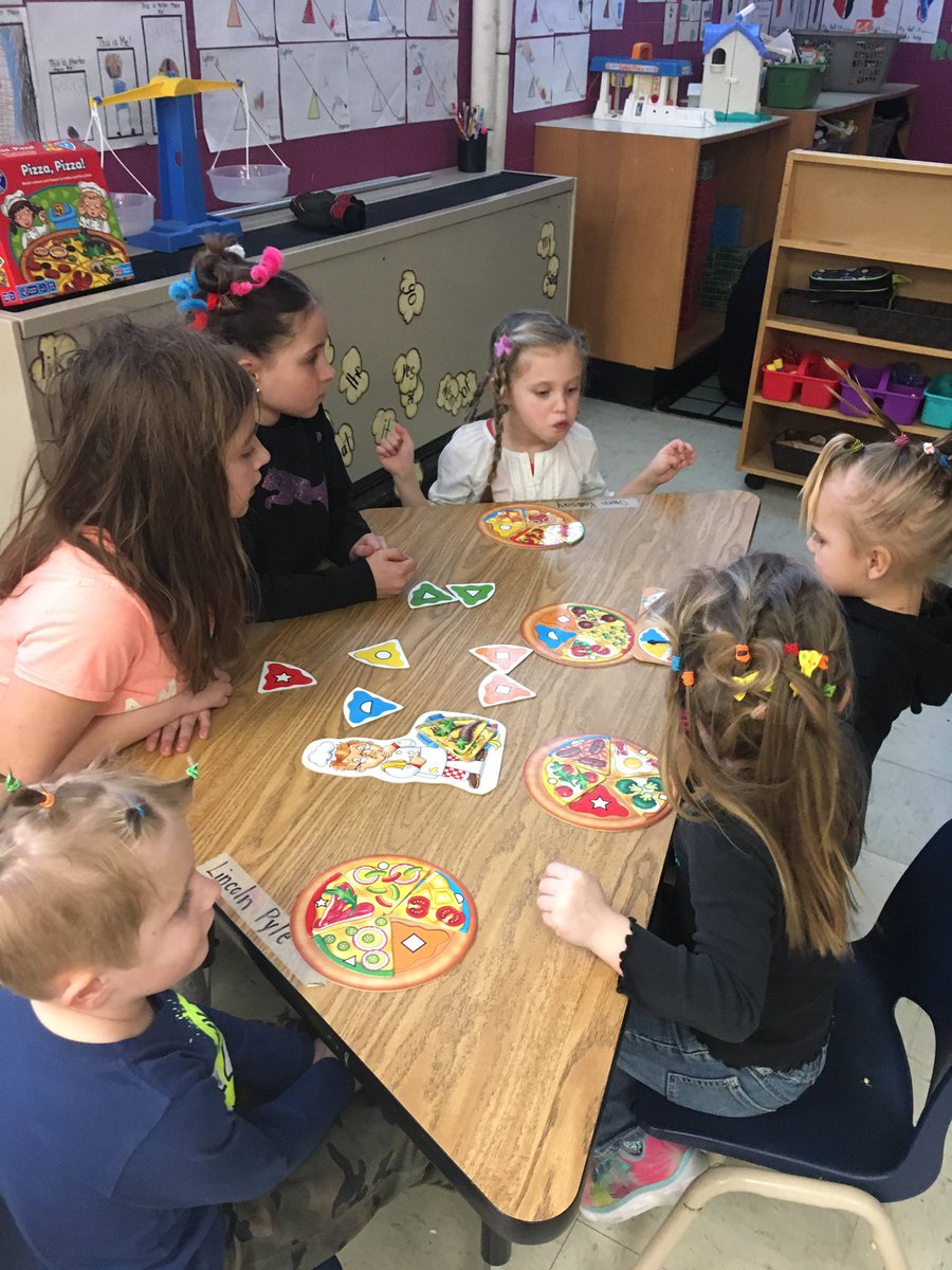 dekkercarrie1's tweet photo. Enjoying some fun with our Kinder buddies! 👫👭👬@KateyGStewart @Thompson_Creek https://t.co/JouTORMkKW