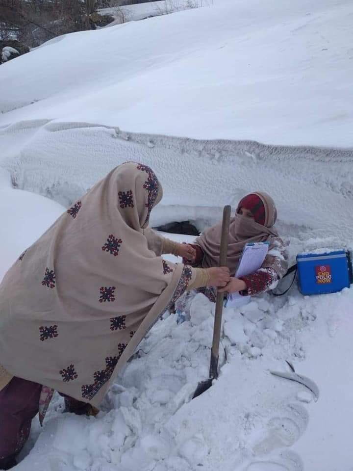NadeemShigri4's tweet photo. We salute our sisters from Gilgit Baltistan, its their dedication and hard work tht Gilgit Baltistn is Polio free, #GilgitBaltistan #letsendpolio #poliovaccination https://t.co/zQ0uH3omYT