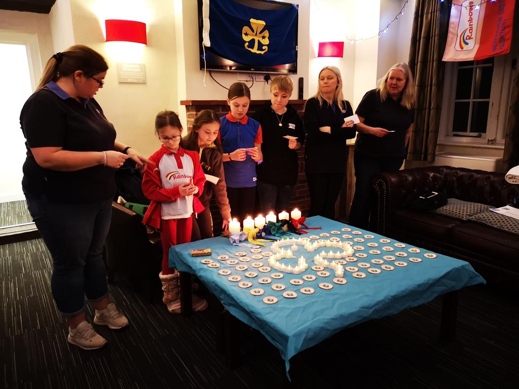 SeahavenDivisn's tweet photo. After settling in, #Newhaven District lit a candle for each section and all took turns reading out a country where Girlguides/Girlscouts have a presence. There were lots of countries! We then all renewed our promise together. 🙋‍♀️#WTD2019 #timetolead #girlguiding @Guiding_LaSER https://t.co/hkcRwmhYuS