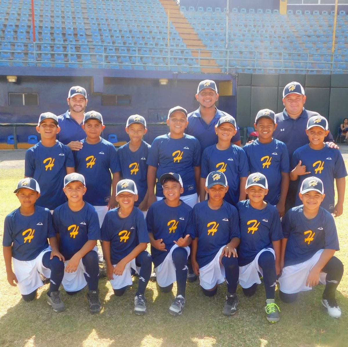 La Mayor de la suerte a la selección Pre Infantil sub 9-10 de Herrera. 
Hoy hacen su primera participación y se enfrentan a Panamá Metro en el estadio del 20-30 en Santiago de Veraguas. Espero poder verlos Representando a Panamá en Monterrey México/Suerte Muchachos. #manuelcohen