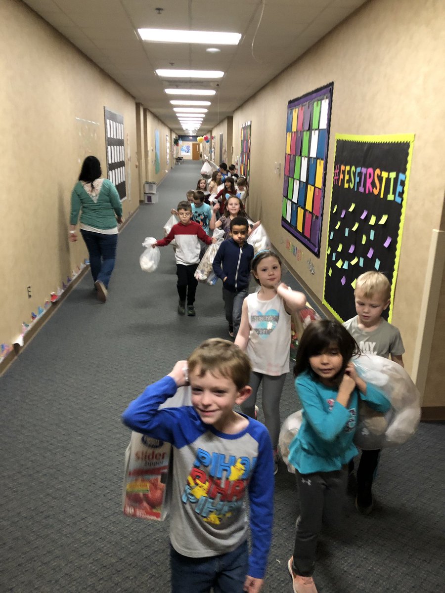 fesniccum's tweet photo. Today we helped out our janitors for #RAKday by cleaning all of the rooms in our hallway. We challenge @lapelelementary first grade to complete a RAK! #feseagles #fesfirsties https://t.co/ngEnO2yCv8