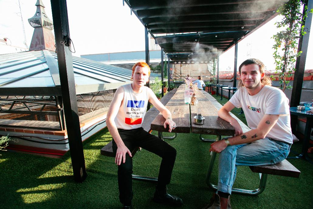 Visitas de este nivel en #RadioLive con El <a href="/SotanoRadio3/">El Sótano Radio3</a>, de <a href="/radio3_rne/">Radio 3</a>.

🔥  Amyl and The Sniffers en #GetMAD.

Foto: @blueinigo.