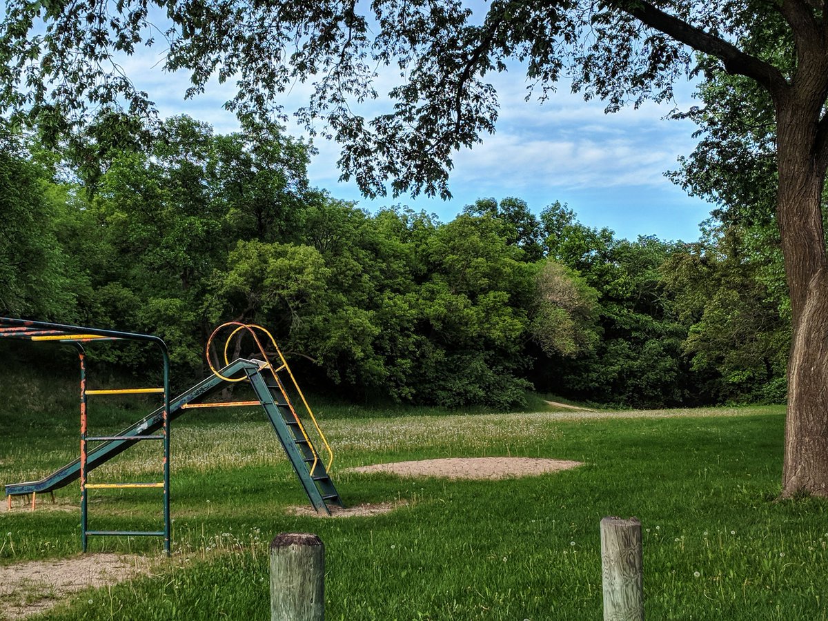 BdgConfidence's tweet photo. Why plan for the future when you can run to the past?
#budgetconfidence #achildhoodmemory #deardiary #LifestyleBlogger #dayatthepark #Satire
https://t.co/QqLlmvhf8a https://t.co/DjqPjuIJpI