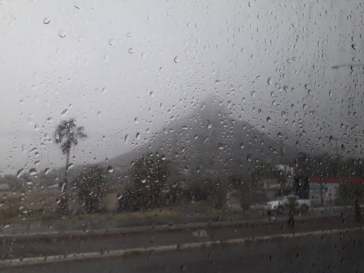 XploraConManuel's tweet photo. Algo random aparte de la lluvia en el Desierto🏜.
°
Hoy en clase una chica saco una bolsa vacia de sabritas, y dijo que siempre que se le antojan solo respira la bolsa, ¿Eso contará como adicción? https://t.co/Jz97O8K0Kk