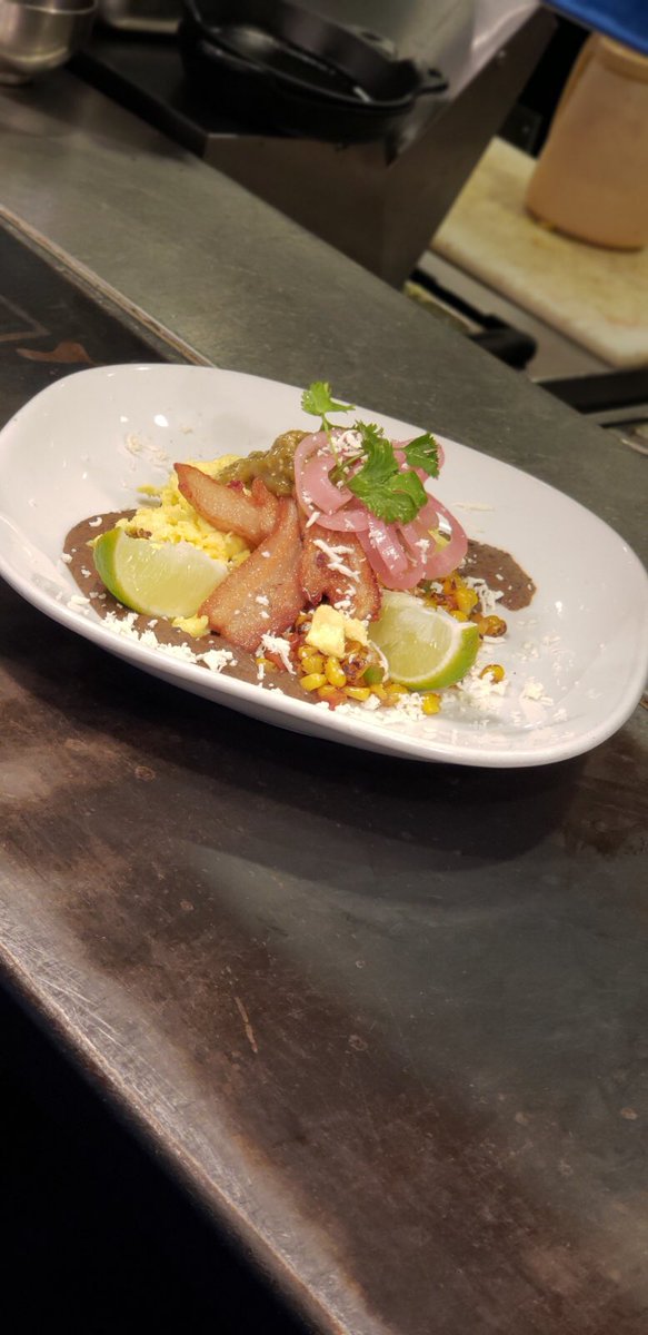 TStreetRoadhous's tweet photo. Try our #brunch menu and daily lunch specials! Available every day until 3pm @TStreetRoadhous https://t.co/F5RllmS1Fj