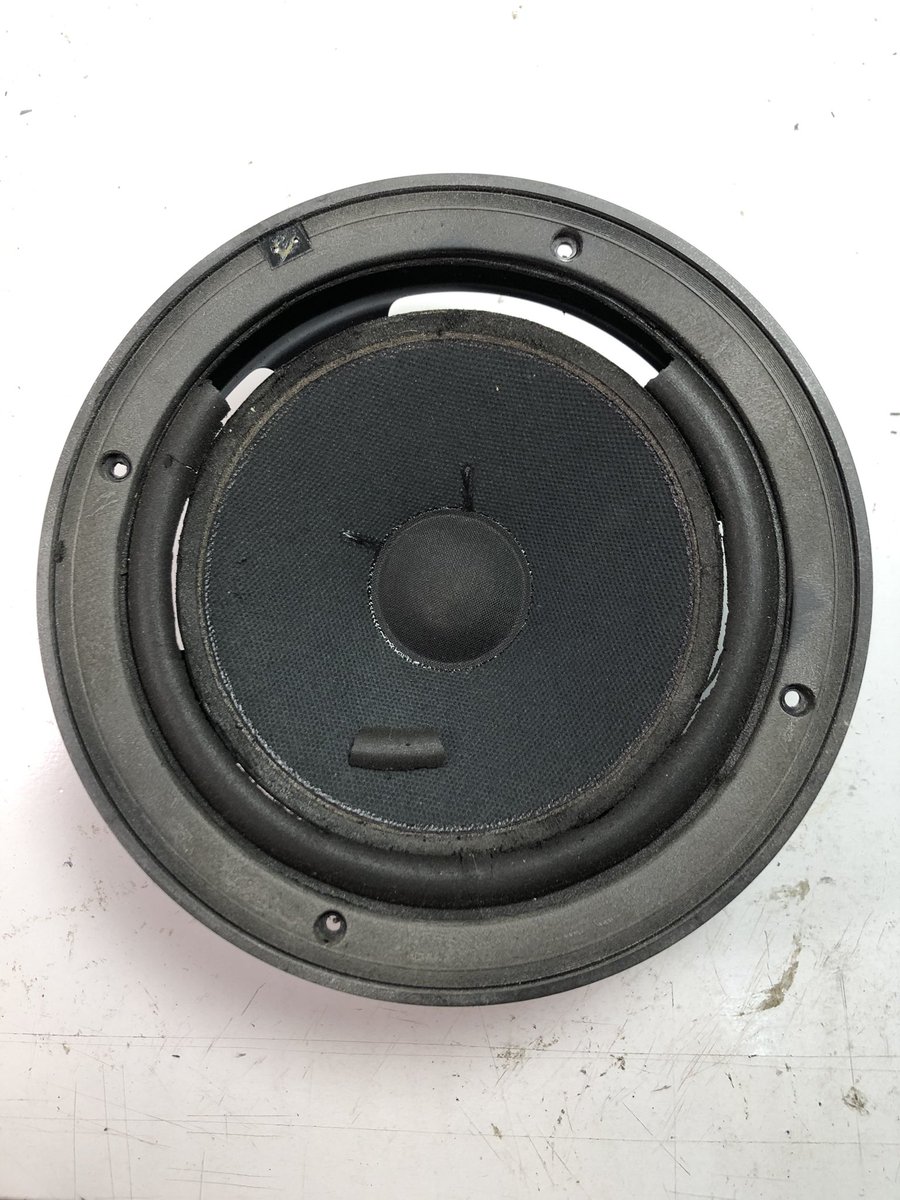 MASTERSTORE24's tweet photo. Riparazione woofer su diffusori ESB LD45 - ribordatura altoparlante - info riparazioni 3774545894 - masterstore24@gmail.com - https://t.co/7CafatEtoe

#riparazionealtoparlanti #centroassistenzahifiaudio #masterstore24 https://t.co/0QIgn7OnlV