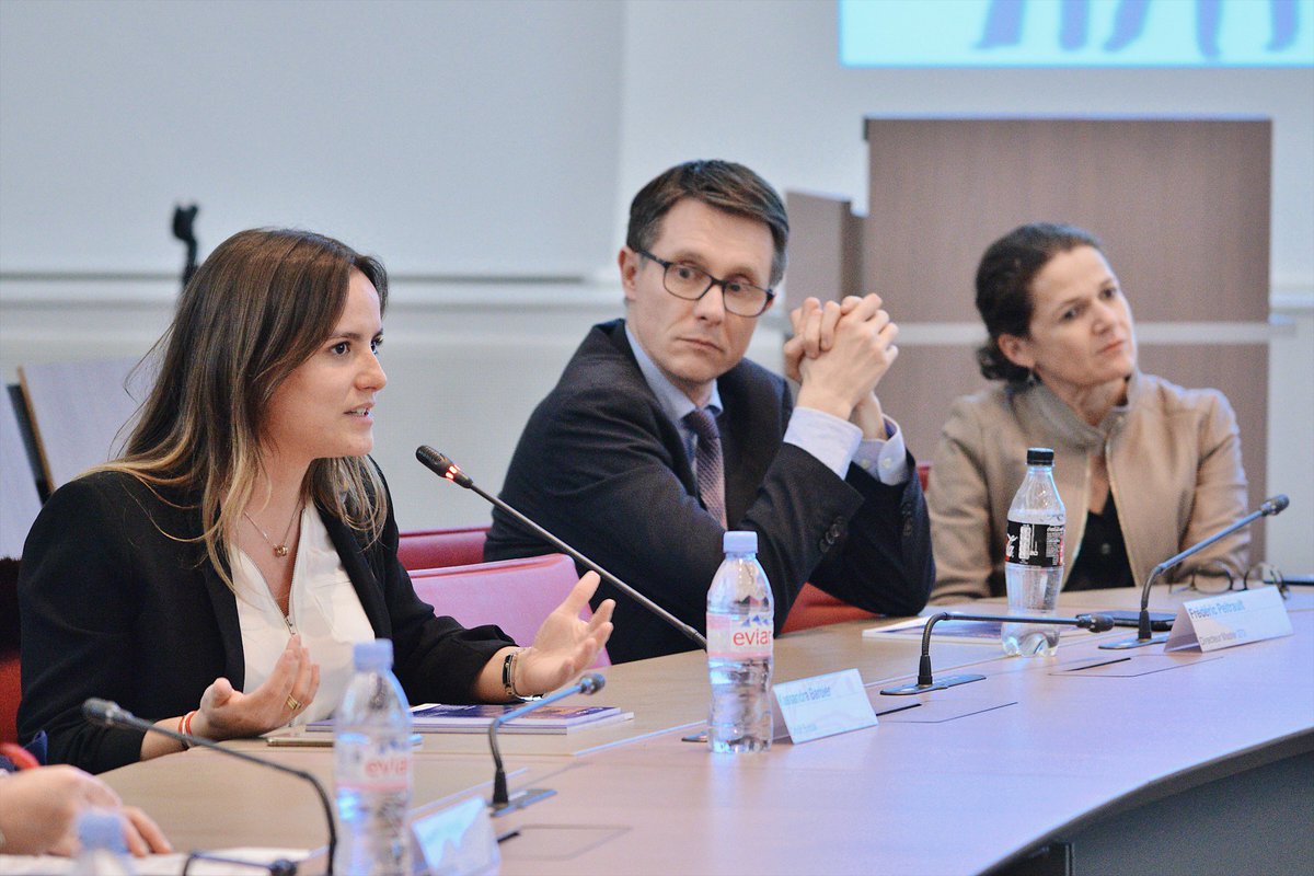 Paris_Dauphine's tweet photo. . @Paris_Dauphine remercie L. Fabre,@Lazard L. Hainault &amp; K. Kerschen @CreditSuisse  A. McCormack,@BlackRock #France #Belgique M. Torun, @CitiGroup A. Barthélémy &amp; C. Sabau @Natixis I. Massonnat, @PAIpartners intervenants à la #Tableronde "Empowering Young Women in Finance" https://t.co/rNUqAkcSPU