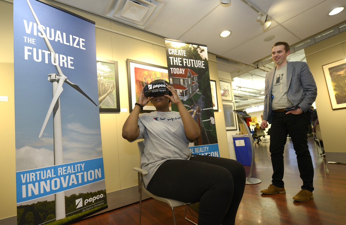 DaveVelazquez's tweet photo. Today, we were joined by students from @Exelon's STEM Academy. Our goal was to inspire them and help them explore the world of engineering and technology. And they got a sneak peek at the 360-degree #PepcoEagleCam! https://t.co/UzEsySmuQ0