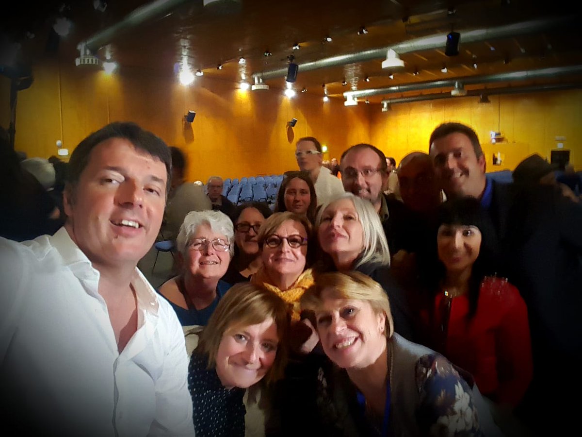 matteorenzi's tweet photo. Mi scuso con le centinaia di persone che sono rimaste fuori dal Lingotto. C’è davvero qualcosa di grande tra di noi! Sono commosso da tanto affetto e da tanta amicizia. Andiamo avanti, su #UnAltraStrada https://t.co/jKcaccVgHU