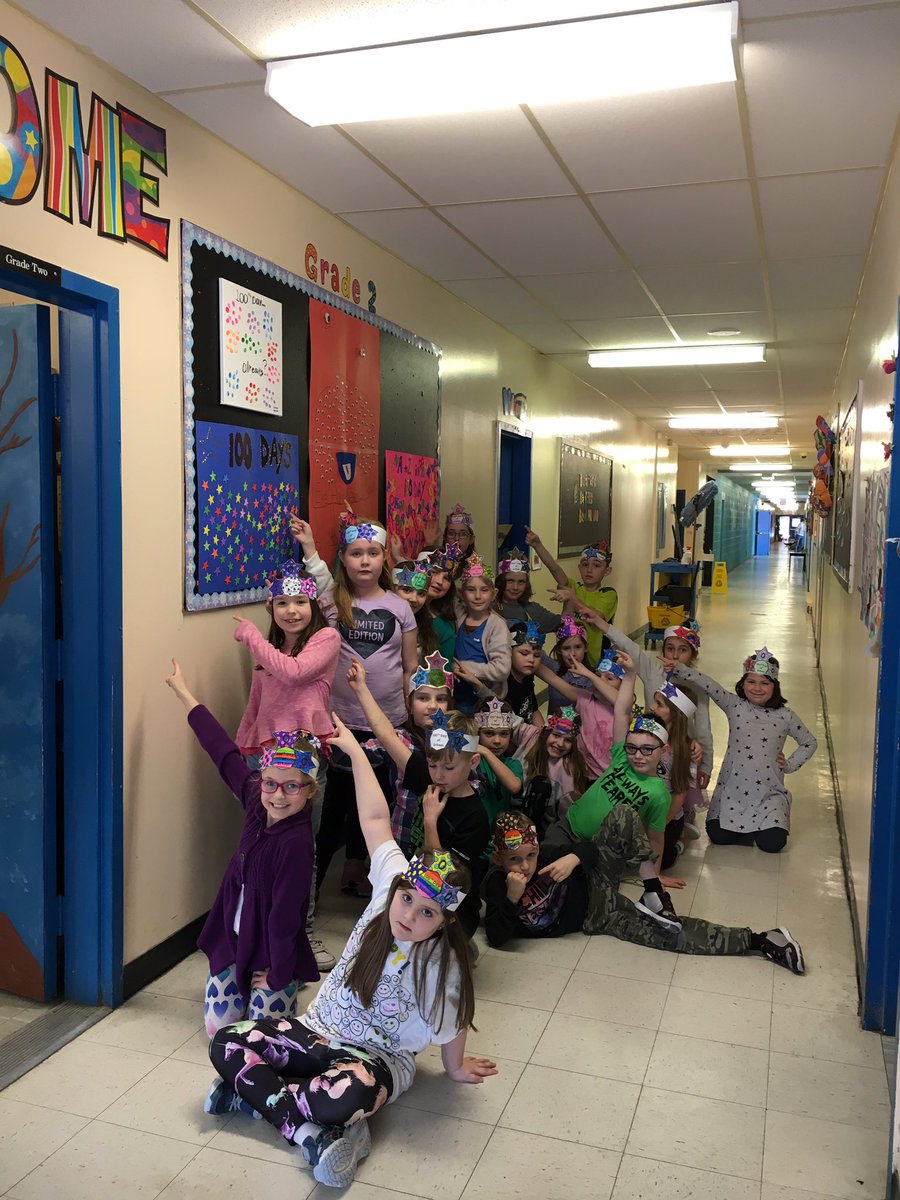 VickiQuinton's tweet photo. WOW - 100 DAYS OF SCHOOL! https://t.co/Hkudh8lBUV