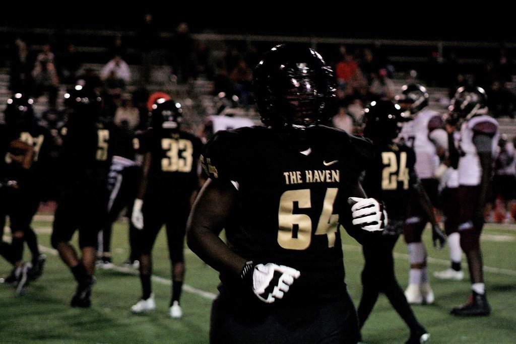 WhitehavenTiger's tweet photo. Congrats to @WhitehavenTiger OL Courtney Sharp @Courtney14041 and Jeremiah James @jjalmighty_ for signing their scholarship agreements to Bethel University @BU_FootballTN. Thanks @Coach_Springer1 and @Coach_Hutch68 for providing the opportunity. #respectthehaven #wegotocollege https://t.co/eoxPT0ruOu