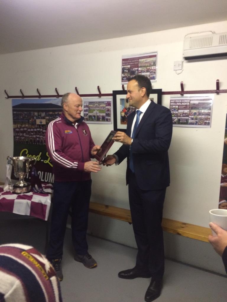 Nice to see @campaignforleo down to visit our mighty men of Mullinalaghta! <a href="/TheLaurelsM/">Mullinalaghta GAA</a> <a href="/OfficialLDGAA/">Longford GAA</a> #GreatDayForTheParish 🇶🇦