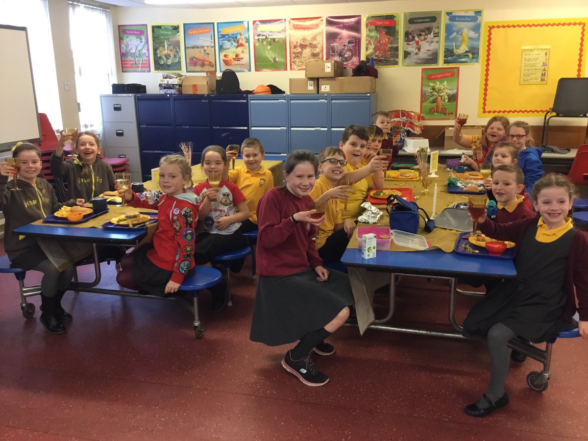 WhitehirstPs's tweet photo. The Captains and Vice Captains did a fantastic job setting up our very special Friday lunch area and recognising pupils who this week have worked hard to reflect our school rules Ready...Respectful...Safe 😊 #ambition #equity #respect #resilience #responsibilty @pauldixtweets https://t.co/kCycVQcvEW