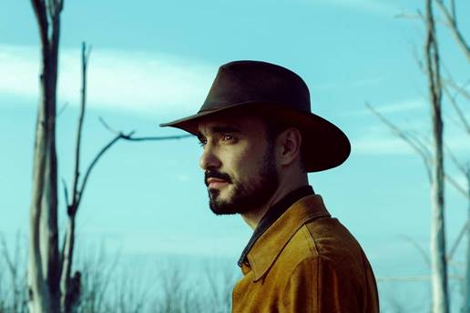 DiarioExpress's tweet photo. #AbelPintos #Video #100años 😍Hacé click y mirá el último clip de @AbelPintos ⚡️https://t.co/X9jgdIgQn9 https://t.co/vmUn35kz3r