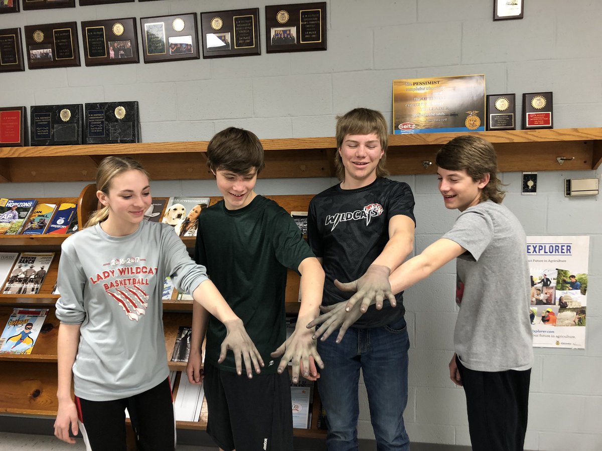 NatomaFFA's tweet photo. The Greenhands continued the long standing tradition of dying a hand green for FFA week this morning. A great group of young people with awesome potential all around. Excited for the future of the Natoma FFA! 💙💛🎉 #FFAjustone #FFAWeek https://t.co/1EFnrnLrPS