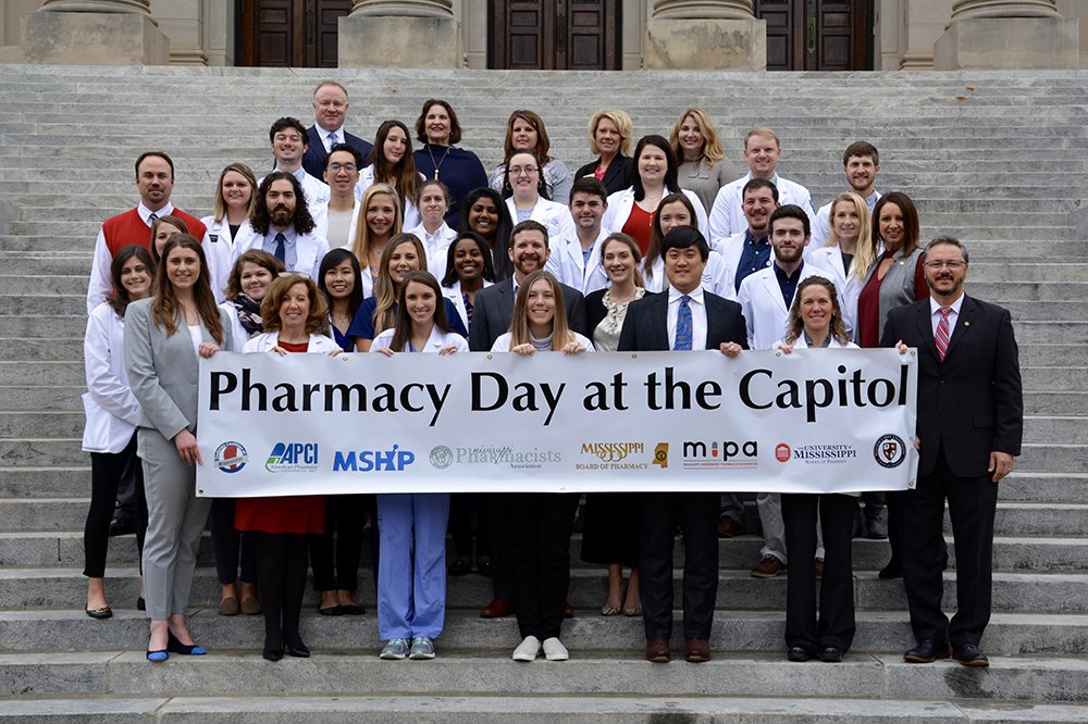 olemisspharmacy's tweet photo. #CapitolDay2019 was a success! Our students toured the building and met with legislators. They also gave free health screenings as part of the "Healthy Hearts in the Heart of the City" Initiative in partnership with @FamiliesFirstMS. #FamiliesFirst

📸 | https://t.co/UAWt1Yv1Rn https://t.co/yG7fW1irgN