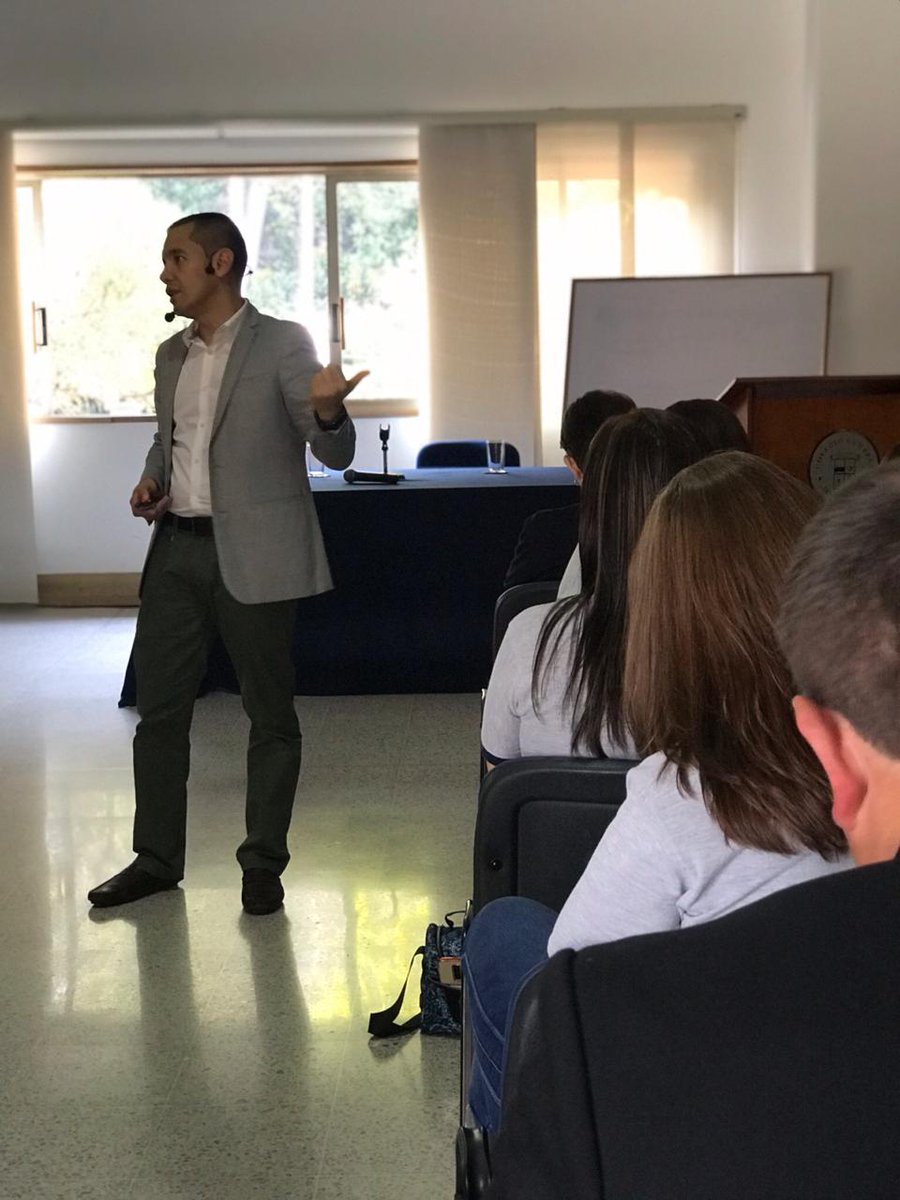 edumarketing_co's tweet photo. Trabajar con amor es la mejor manera de hacer mejores a los demás. Con nuestros expertos y aliados apostamos por rectores y directivos líderes para la formación de los líderes éticos y responsables q necesitamos. Buen viernes #SerUP #Educación #Liderazgo #Competitividad #Colegios https://t.co/XcNiwK8OTE