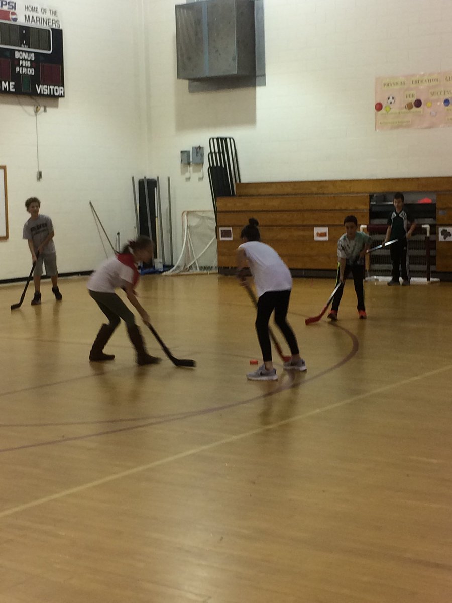 More ❄️ sports at PHS! I’ve spotted some future ⁦<a href="/NHLCanes/">Carolina Hurricanes</a>⁩ over here!! 🏒  ⁦<a href="/PHSmariners/">PHS</a>⁩ ⁦@phsptamariners⁩
