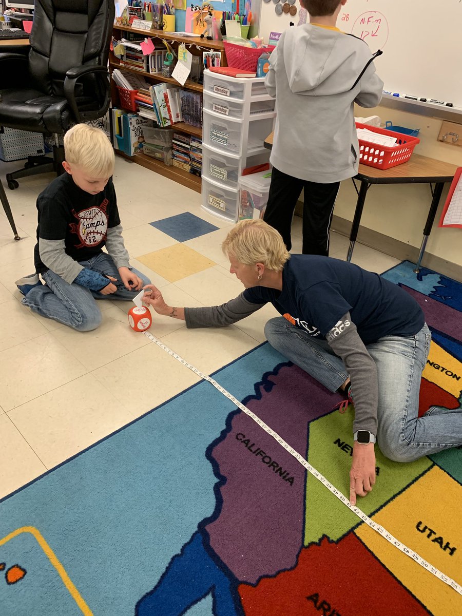 mslaurenstroud's tweet photo. Our amazing #pe teacher made a lesson to match our measurement unit! Thanks @PEbytheSEA for helping us practice and making math fun! #pvttchat #NHCSchat https://t.co/iFXjr914zF