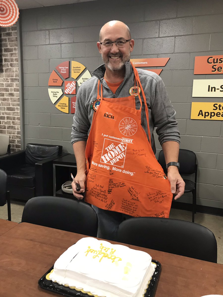 Best of luck to Rich in his next role at #2762! Thanks for all you do and keep on #livingtheorangelife. #itssohard #tosaygoodbye #toyesterday @asm212230 @SallyGansiorTHD @HomerDepot3 <a href="/Iafano86/">Joey Iafano</a> <a href="/MelissaJarret13/">Melissa Hartsell</a> @slarkins64