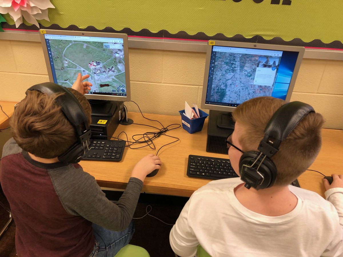 LibraryDunn's tweet photo. 5th graders uncovering planet features...... and speculating about government secrets using ⁦@googleearth⁩ #futureCIA https://t.co/Rwwa3kLyRe