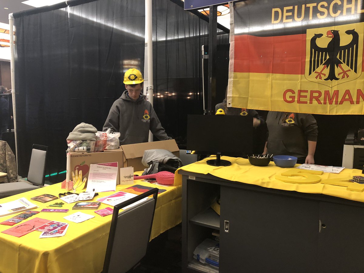 Pits set up is done for today! Also time for presentation.. Good luck all teams. 🔥🍋