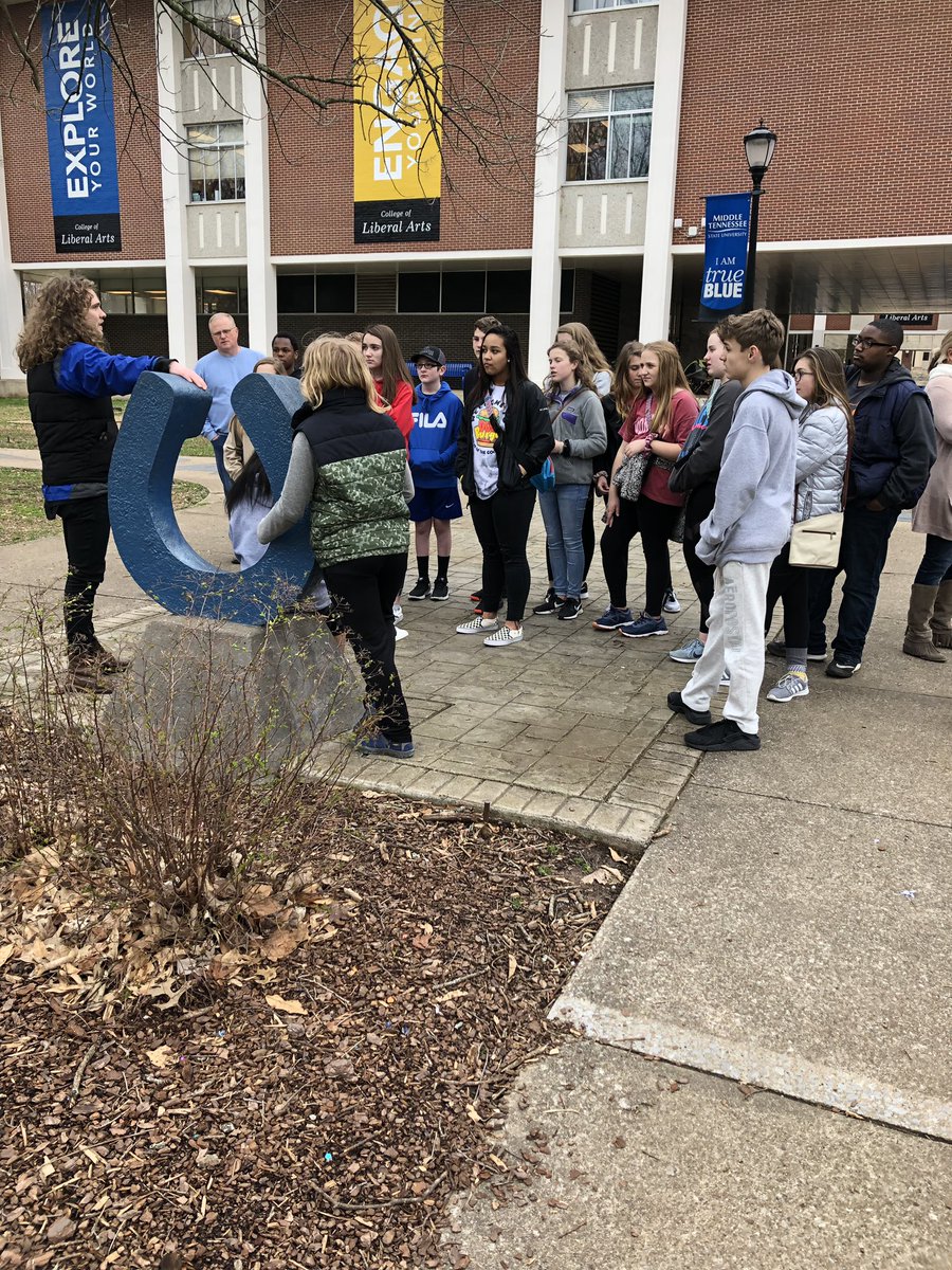 james_bms's tweet photo. MTSU Tour! ☔️ @beardenmiddle @KcSavid #ThisIsAVID https://t.co/wZsue991Yf